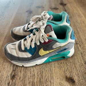 Nike boys shoes size 1